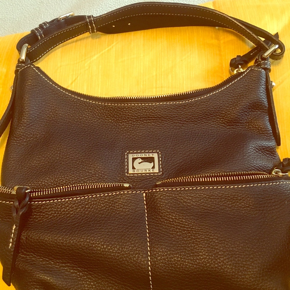 Dillen small Dooney and Bourke purse